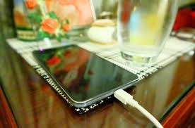 苹果手机首次充电正确方法是什么
