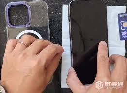 苹果15promax怎么插卡